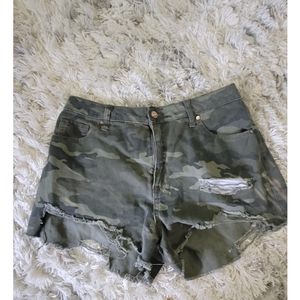 NOBO sz 13 cameo shorts